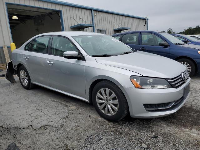 Photo 4 from auction – 2014 VOLKSWAGEN PASSAT S with VIN 1VWAP7A36EC018300
