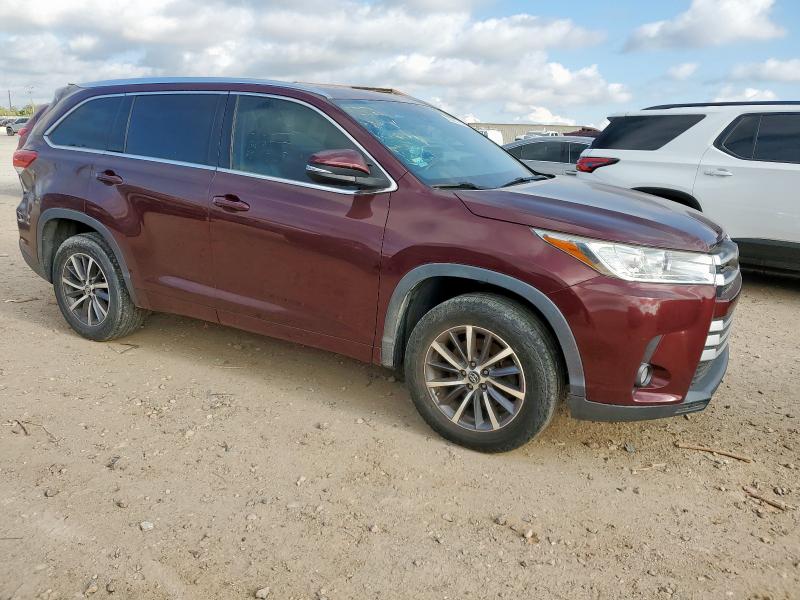 Photo 4 from auction – 2018 TOYOTA HIGHLANDER with VIN 5TDKZRFH8JS272486
