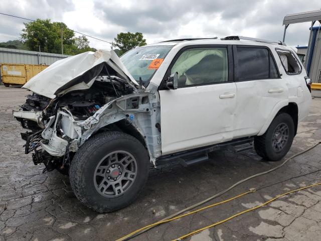 TOYOTA 4RUNNER SR 2020 with VIN JTEBU5JR1L5832280 - Photo from auction