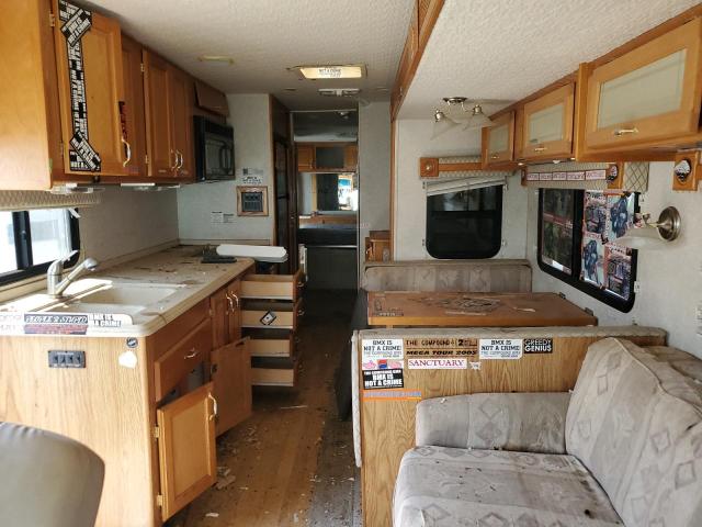 Photo 6 from auction – 2004 GFST MOTORHOME with VIN 4UZAAHDC44CN27401