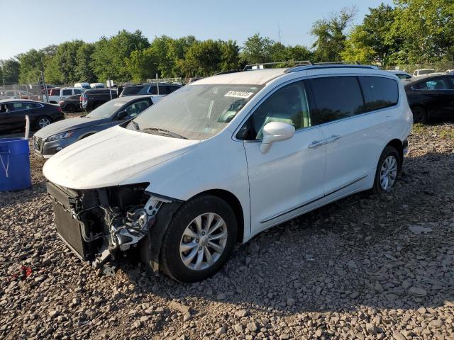 CHRYSLER PACIFICA TOURING L 2019 with VIN 2C4RC1BG9KR560526 - Photo from auction