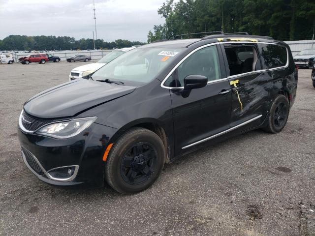 CHRYSLER PACIFICA T 2017 with VIN 2C4RC1BG1HR703087 - Photo from auction