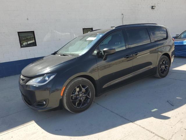 CHRYSLER PACIFICA T 2018 with VIN 2C4RC1EG4JR182626 - Photo from auction