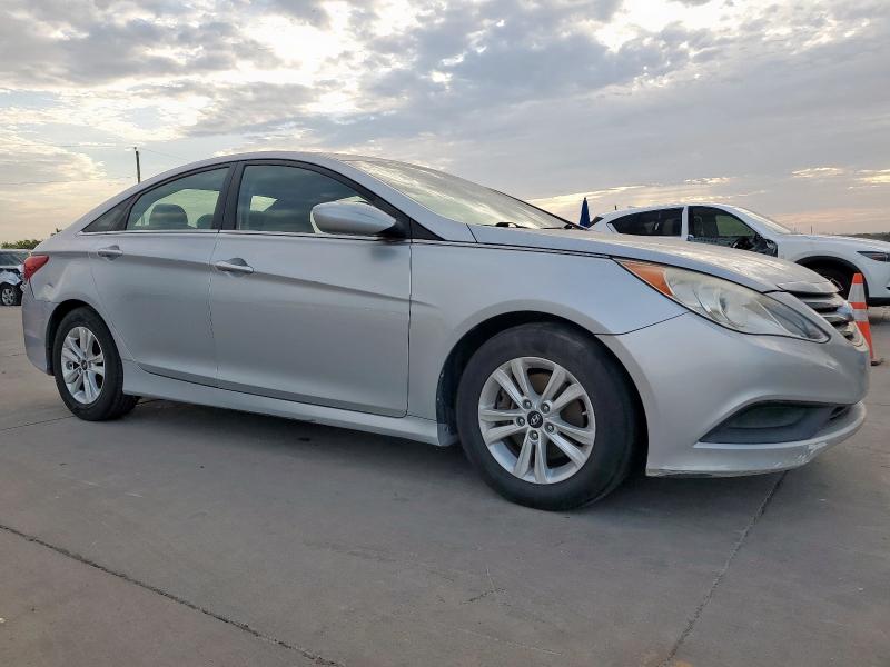 Photo 4 from auction – 2014 HYUNDAI SONATA GLS with VIN 5NPEB4AC0EH833761