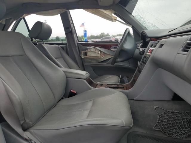 Photo 7 from auction – 2001 MERCEDES-BENZ E 320 with VIN WDBJF65J91X054735