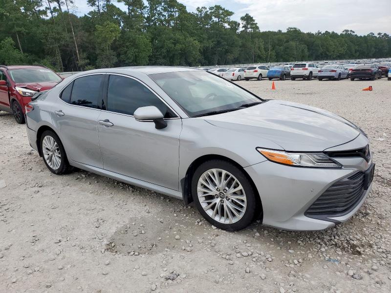 Photo 4 from auction – 2018 TOYOTA CAMRY with VIN 4T1B11HK5JU096540