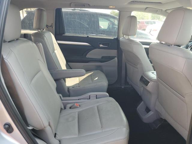 Photo 11 from auction – 2019 TOYOTA HIGHLANDER with VIN 5TDKZRFH8KS555407