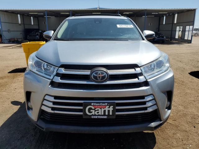 Photo 5 from auction – 2017 TOYOTA HIGHLANDER with VIN 5TDBZRFH3HS397695