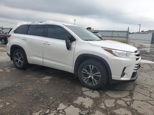 Photo 4 from auction – 2017 TOYOTA HIGHLANDER with VIN 5TDBZRFH9HS364488