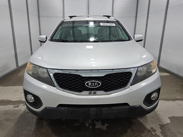 Photo 5 from auction – 2013 KIA SORENTO LX with VIN 5XYKT3A64DG355158