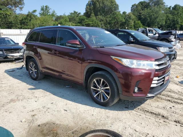 Photo 4 from auction – 2018 TOYOTA HIGHLANDER SE with VIN 5TDJZRFH8JS837718