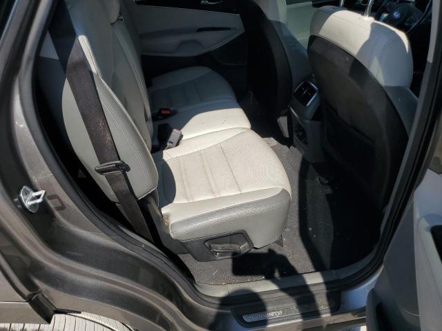 Photo 11 from auction – 2016 KIA SORENTO SX with VIN 5XYPKDA54GG084273