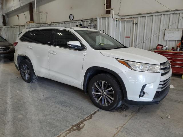 Photo 4 from auction – 2017 TOYOTA HIGHLANDER with VIN 5TDJZRFH2HS516851