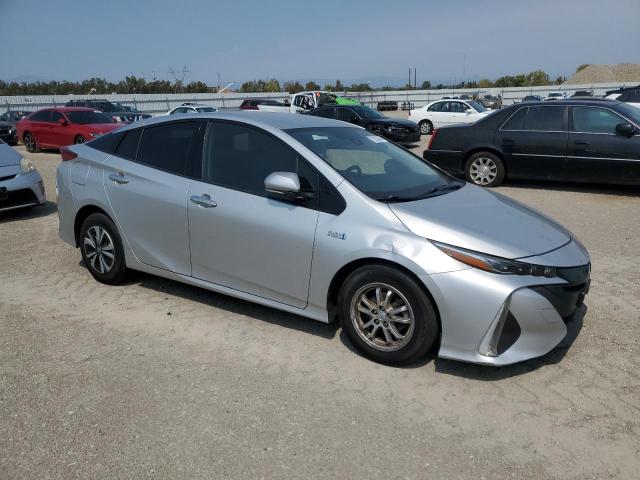 Photo 4 from auction – 2017 TOYOTA PRIUS PRIME with VIN JTDKARFP3H3006013