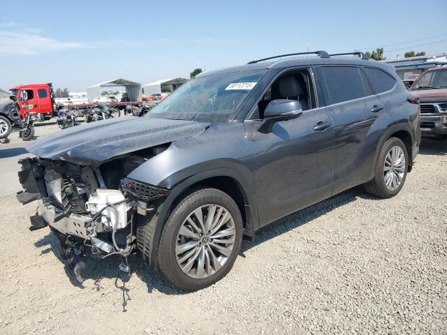 TOYOTA HIGHLANDER 2024 with VIN 5TDKDRAH4RS533498 - Photo from auction