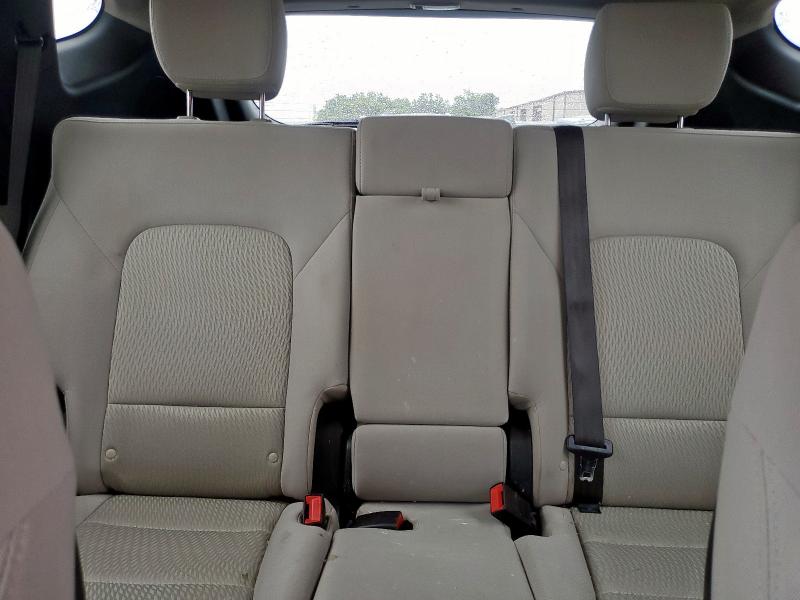 Photo 10 from auction – 2018 HYUNDAI SANTA FE S with VIN 5NMZU3LB8JH058238