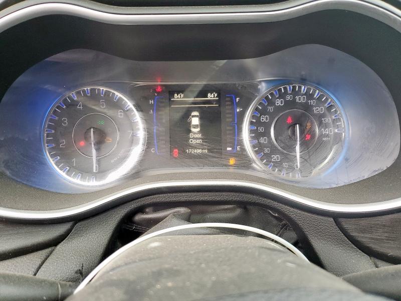 Photo 9 from auction – 2015 CHRYSLER 200 LIMITE with VIN 1C3CCCAB8FN686519