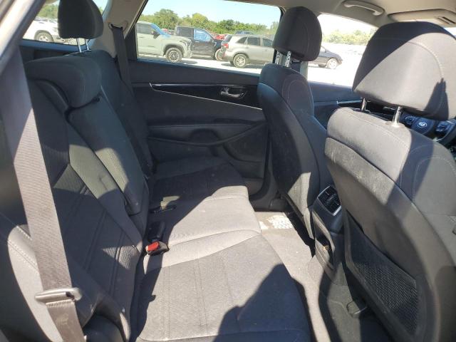 Photo 11 from auction – 2017 KIA SORENTO LX with VIN 5XYPG4A30HG226989
