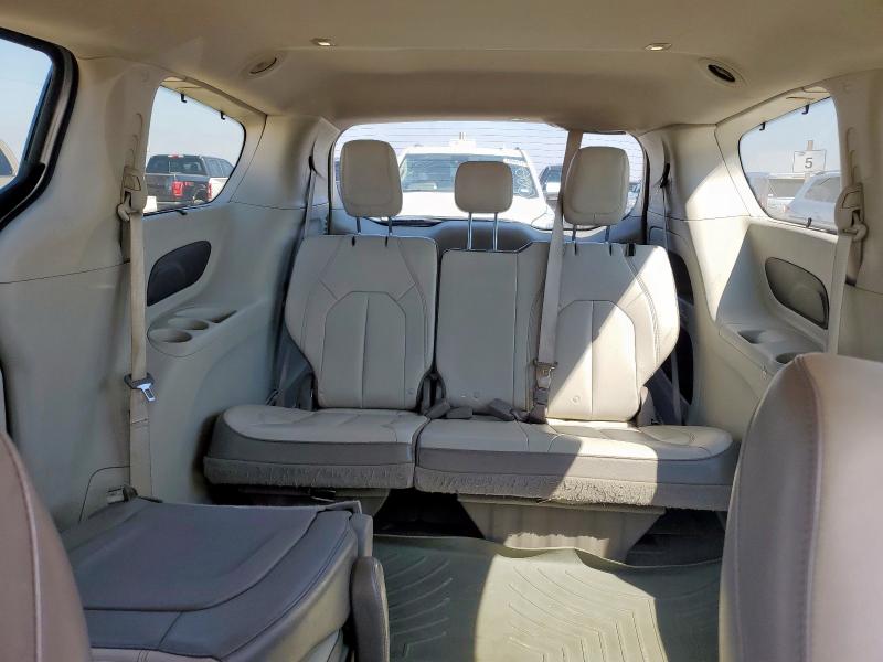 Photo 10 from auction – 2017 CHRYSLER PACIFICA TOURING L with VIN 2C4RC1BG5HR821434