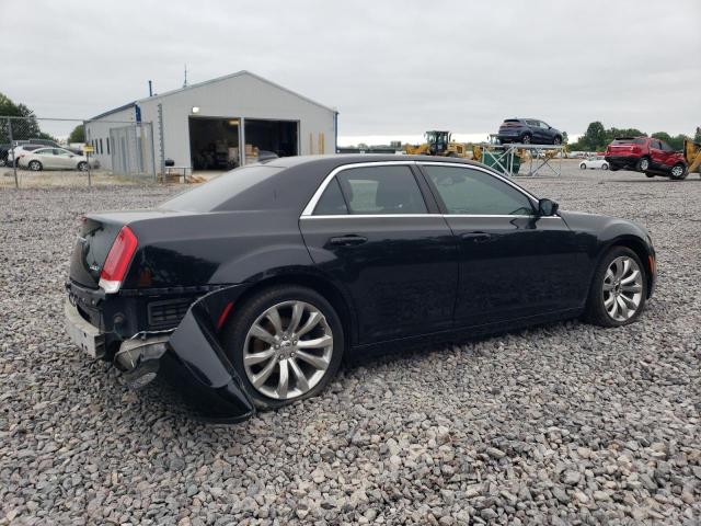 Photo 3 from auction – 2017 CHRYSLER 300 LIMITE with VIN 2C3CCAAG4HH668269
