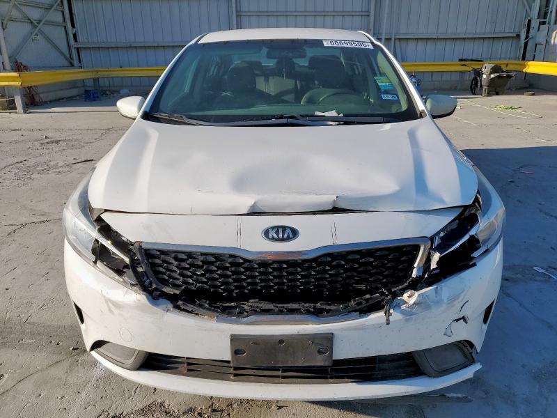 Photo 5 from auction – 2017 KIA FORTE LX with VIN 3KPFK4A78HE077919