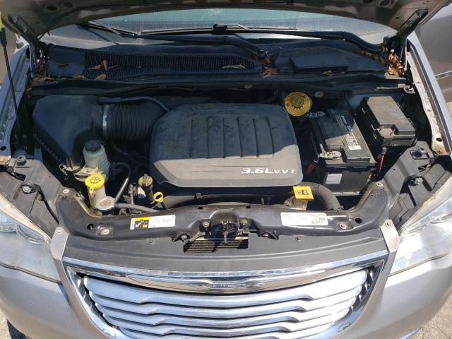 Photo 12 from auction – 2016 CHRYSLER TOWN & COU with VIN 2C4RC1BG1GR111882