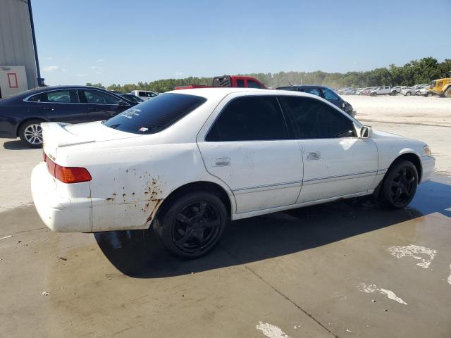 Photo 3 from auction – 2000 TOYOTA CAMRY with VIN 4T1BF28K8YU947635