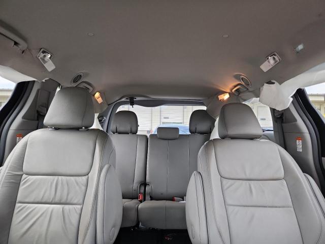 Photo 10 from auction – 2016 TOYOTA SIENNA XLE with VIN 5TDDK3DC8GS133579