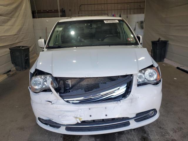 Photo 5 from auction – 2016 CHRYSLER TOWN & COU with VIN 2C4RC1BG5GR189551