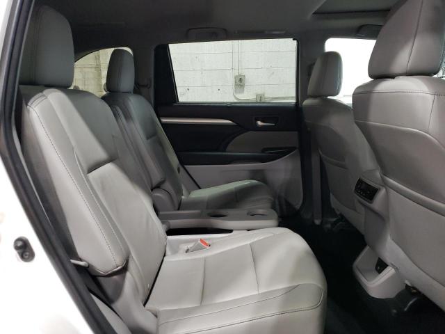 Photo 11 from auction – 2015 TOYOTA HIGHLANDER with VIN 5TDJKRFH1FS177064