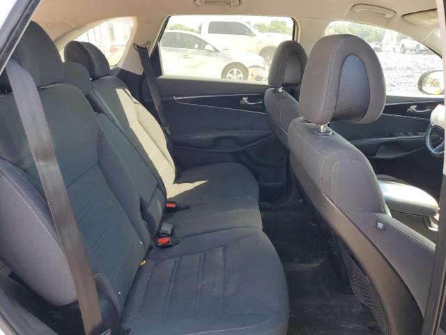 Photo 11 from auction – 2016 KIA SORENTO LX with VIN 5XYPG4A39GG125884