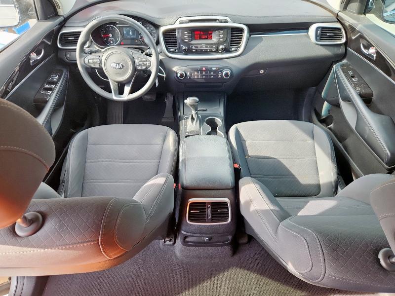 Photo 8 from auction – 2017 KIA SORENTO LX with VIN 5XYPG4A35HG258692