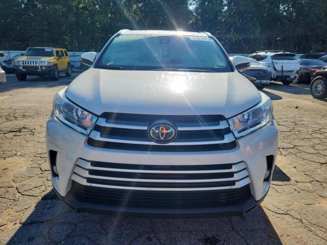 Photo 5 from auction – 2017 TOYOTA HIGHLANDER with VIN 5TDKZRFH6HS525315