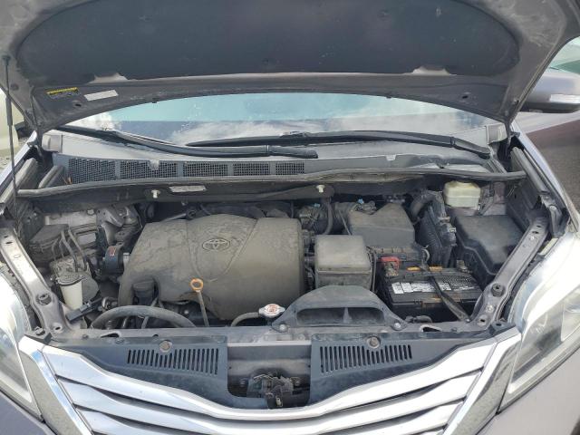 Photo 11 from auction – 2017 TOYOTA SIENNA XLE with VIN 5TDDZ3DC4HS152661
