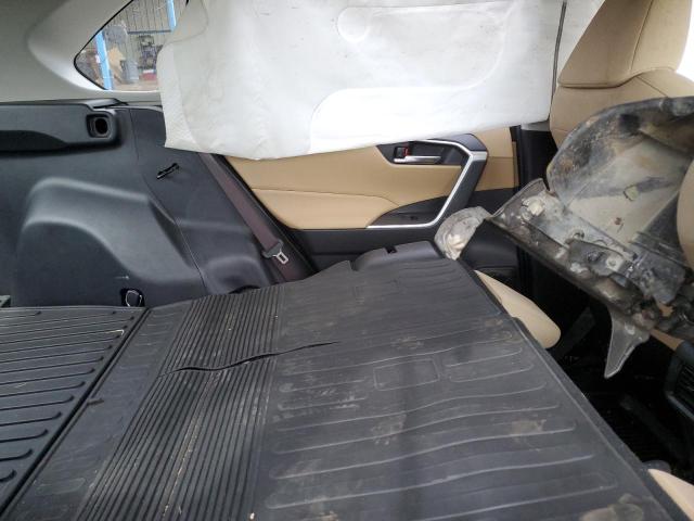 Photo 11 from auction – 2020 TOYOTA RAV4 XLE with VIN JTMW1RFVXLD048438