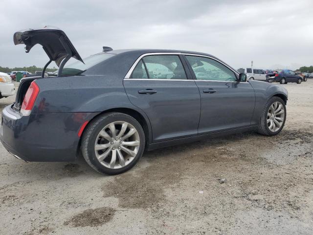 Photo 3 from auction – 2019 CHRYSLER 200 TOURIN with VIN 2C3CCAAG7KH601804
