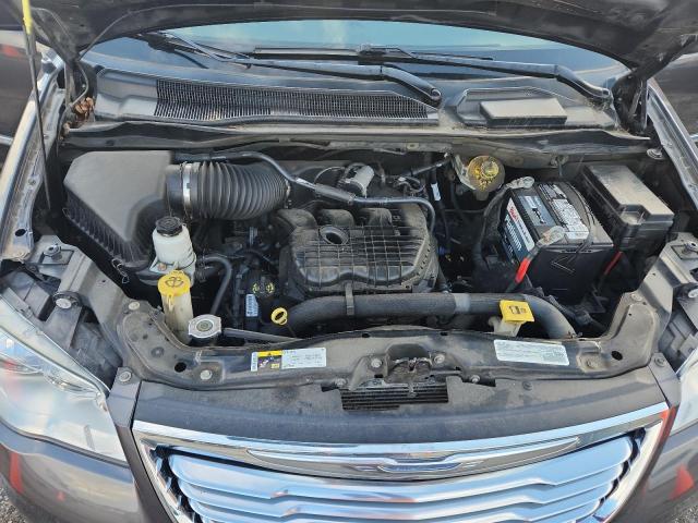 Photo 12 from auction – 2016 CHRYSLER TOWN & COU with VIN 2C4RC1BG3GR111320