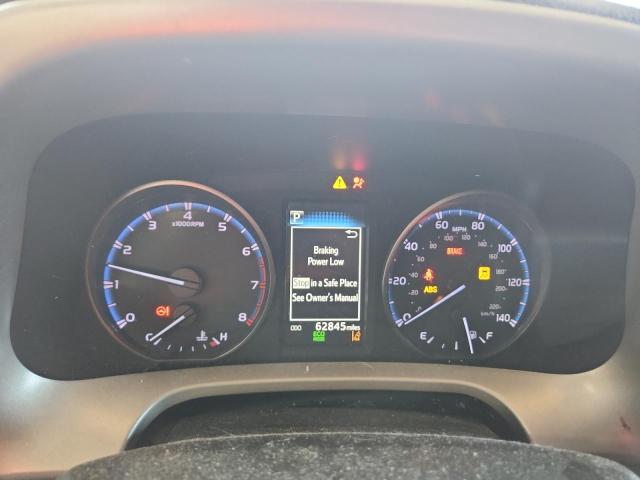 Photo 9 from auction – 2018 TOYOTA RAV4 LE with VIN 2T3BFREV3JW852436