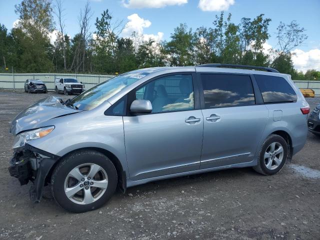 Photo 1 from auction – 2018 TOYOTA SIENNA LE with VIN 5TDKZ3DC7JS948303