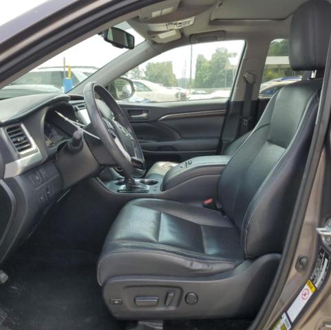Photo 7 from auction – 2015 TOYOTA HIGHLANDER with VIN 5TDDKRFH2FS114102