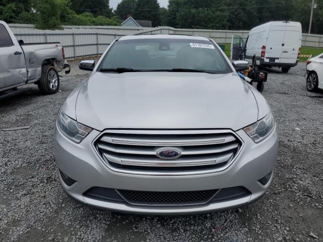 Photo 5 from auction – 2018 FORD TAURUS LIMITED with VIN 1FAHP2F82JG124082