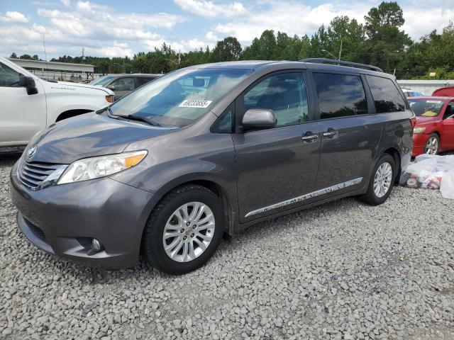 TOYOTA SIENNA XLE 2017 with VIN 5TDYZ3DC2HS812729 - Photo from auction