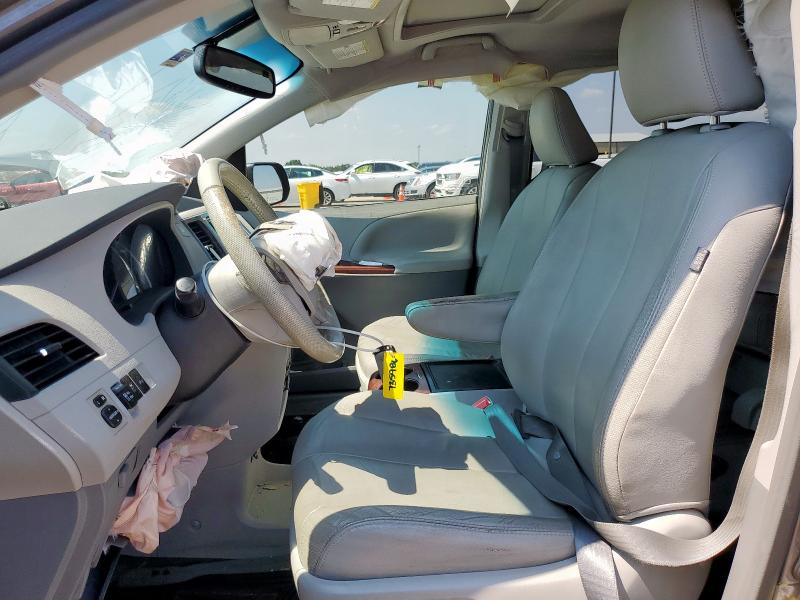 Photo 7 from auction – 2012 TOYOTA SIENNA XLE with VIN 5TDYK3DC5CS267705