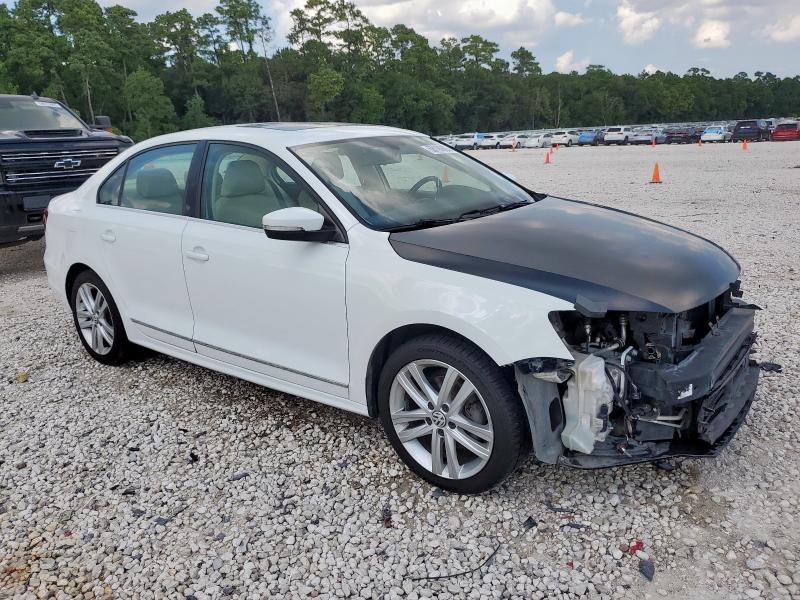 Photo 4 from auction – 2017 VOLKSWAGEN JETTA SEL with VIN 3VWL17AJXHM409557