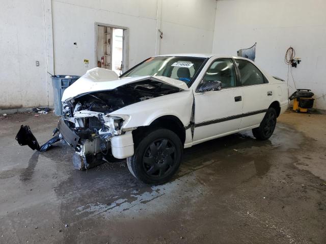 TOYOTA CAMRY CE 2000 with VIN 4T1BG22K9YU966085 - Photo from auction