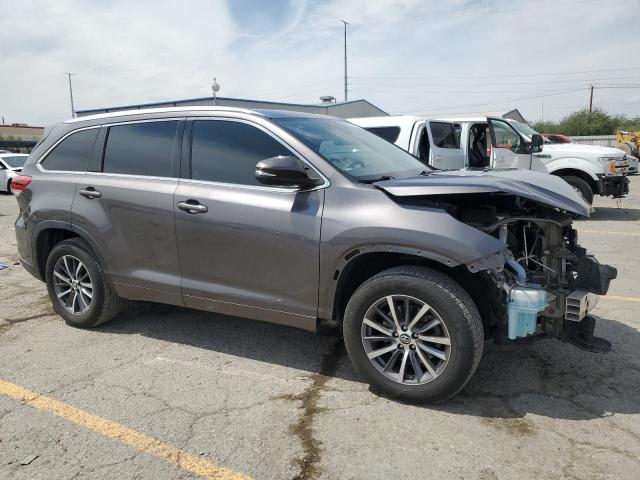 Photo 4 from auction – 2018 TOYOTA HIGHLANDER with VIN 5TDKZRFH6JS539818