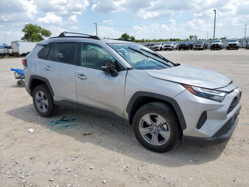 Photo 4 from auction – 2022 TOYOTA RAV4 XLE with VIN 2T3P1RFV2NW256775