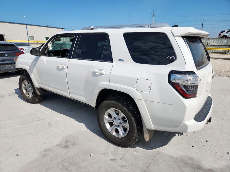 Photo 2 from auction – 2018 TOYOTA 4RUNNER SR with VIN JTEZU5JRXJ5167469