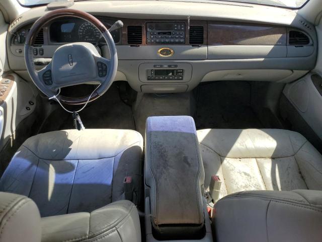 Photo 8 from auction – 2002 LINCOLN TOWN CAR with VIN 1LNHM83W92Y609433