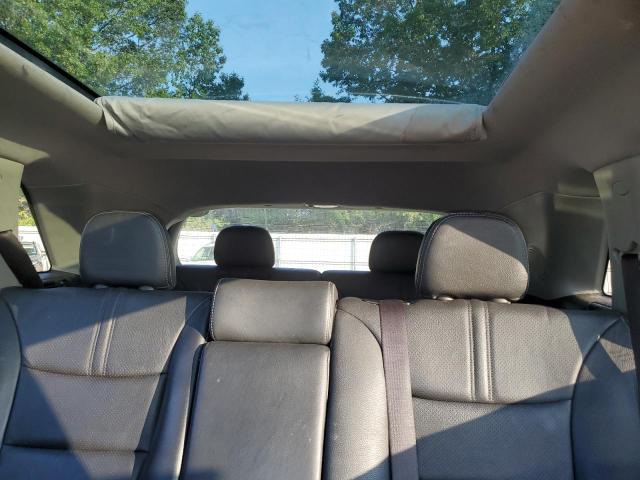 Photo 10 from auction – 2012 KIA SORENTO SX with VIN 5XYKWDA25CG307340